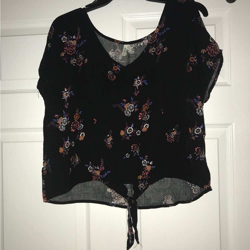 Cut-Sleeve Tie Front Shirt